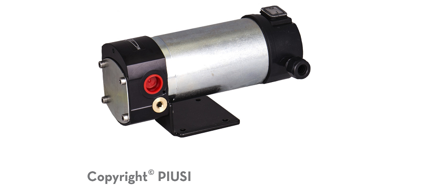 Bơm dầu mini INVESCO Việt Nam sử dụng để cấp phát xăng dầu trong nội bộ.